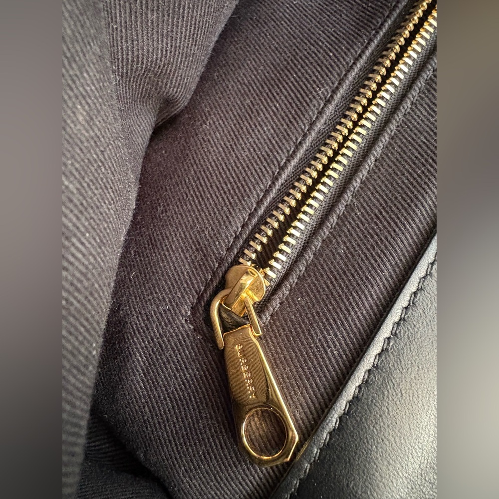 😍100% Authentic Burberry Lola Medium Quilted Leather Shoulder Bag😍 - Picture 11 of 12